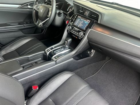 Used 2017 Honda Civic Touring image 19