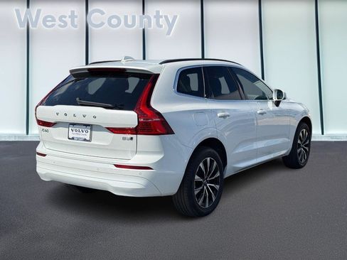 Used 2023 Volvo XC60 B5 Core w/ Climate Package AWD/4WD image 4