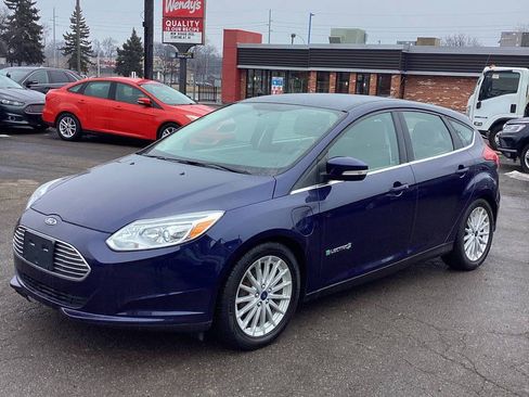 Used 2017 Ford Focus Electric Hatchback FWD image 26