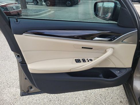 Used 2018 BMW 530i RWD image 22