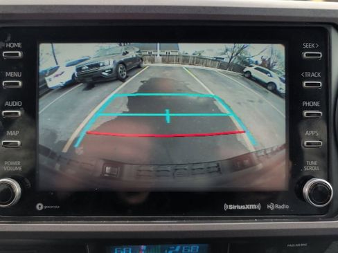 Used 2021 Toyota Tacoma TRD Off-Road w/ Technology Package AWD/4WD image 18