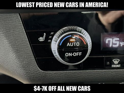 New 2024 Mitsubishi Outlander SE image 24