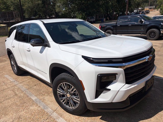 Used 2024 Chevrolet Traverse LS FWD image 1