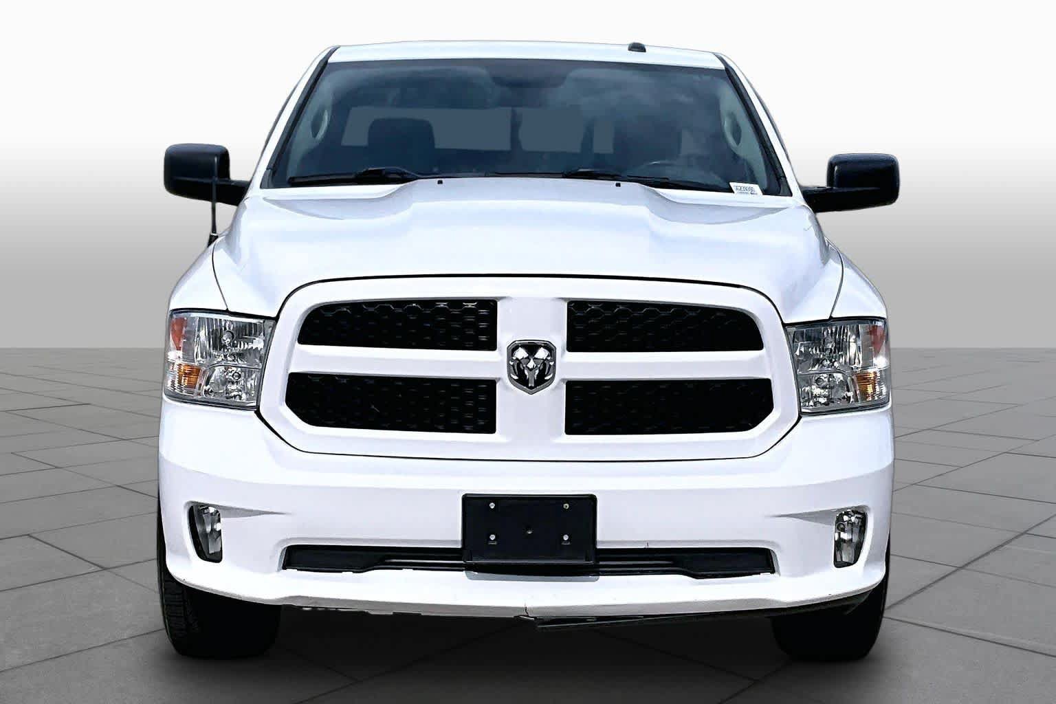 Used 2016 RAM 1500 Express RWD image 3