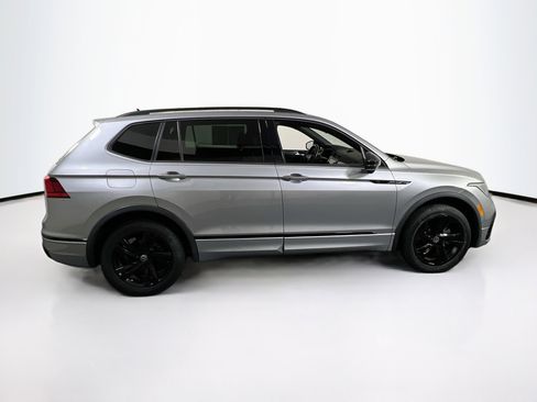 Used 2023 Volkswagen Tiguan SE R-Line image 4