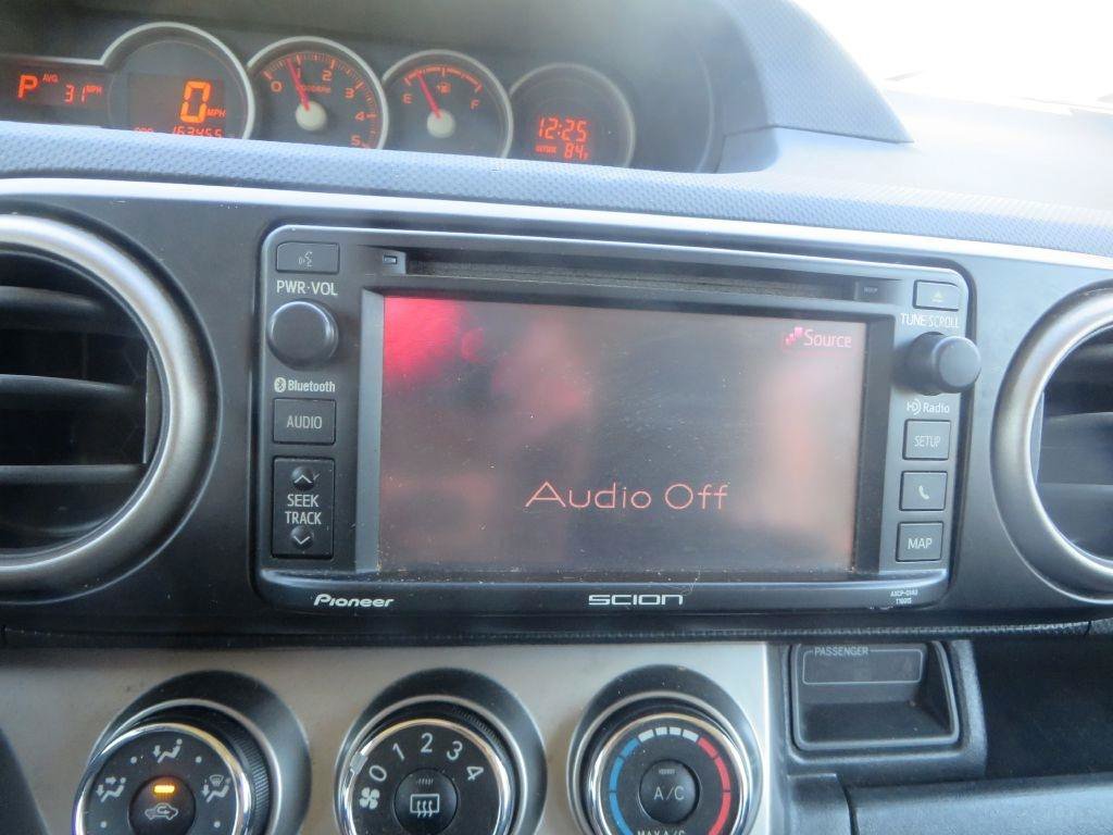 Used 2014 Scion xB FWD image 17