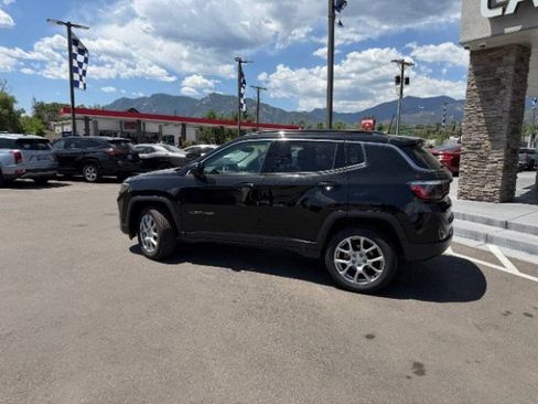 Used 2022 Jeep Compass Latitude AWD/4WD image 4