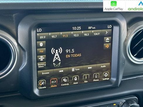 Used 2022 Jeep Wrangler Unlimited Sahara AWD/4WD image 17