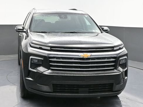 New 2026 Chevrolet Traverse LT w/ Driver Confidence Package AWD/4WD image 2