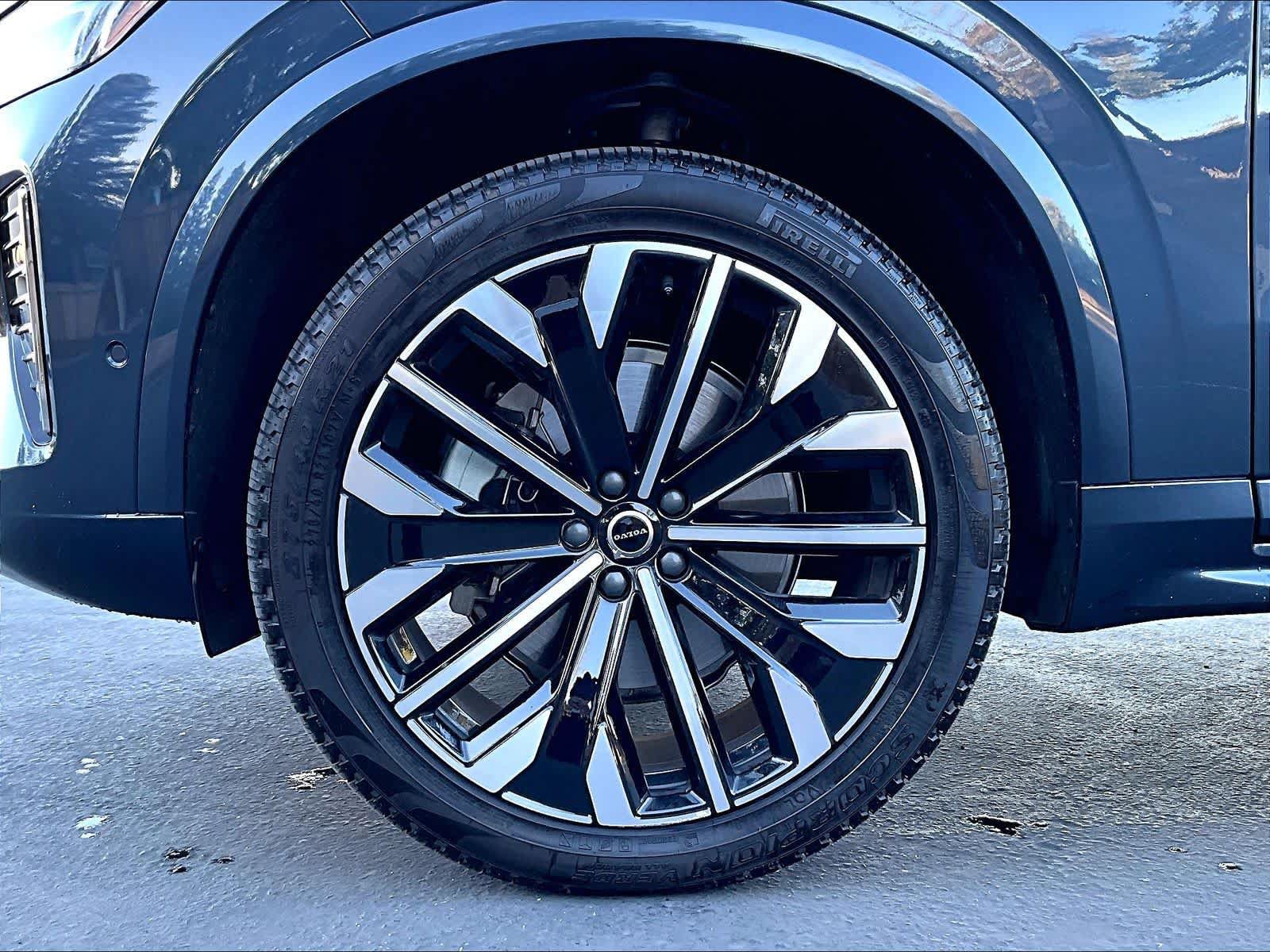 Used 2026 Volvo XC90 B6 Plus w/ Protection Package Premier AWD/4WD image 13
