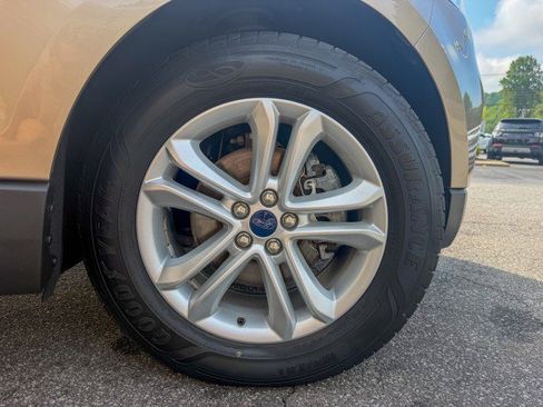 Used 2020 Ford Edge SEL w/ Convenience Package FWD image 23
