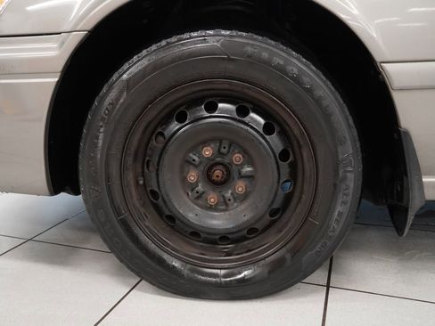 Used 2000 Toyota Camry LE FWD image 14