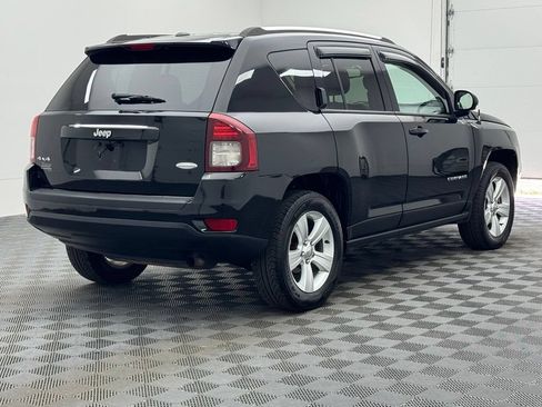 Used 2014 Jeep Compass Latitude w/ Sun/Sound Group AWD/4WD image 8