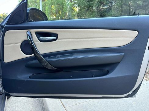 Used 2009 BMW 128i Convertible image 18