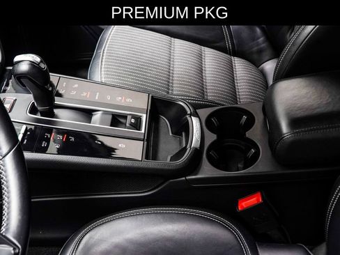 Used 2023 Porsche Macan Turbo AWD/4WD image 20