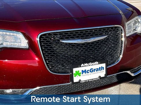 Used 2016 Chrysler 300 Limited image 31