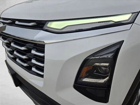 Used 2025 Chevrolet Equinox LT AWD/4WD image 10