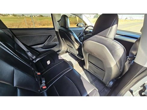 Used 2018 Tesla Model 3 Long Range image 19