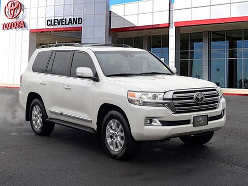 Used 2016 Toyota Land Cruiser image 2