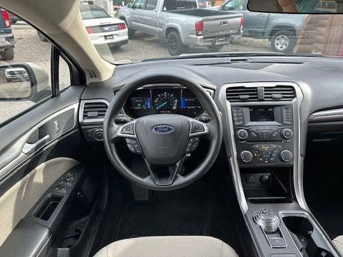 Used 2018 Ford Fusion S image 10
