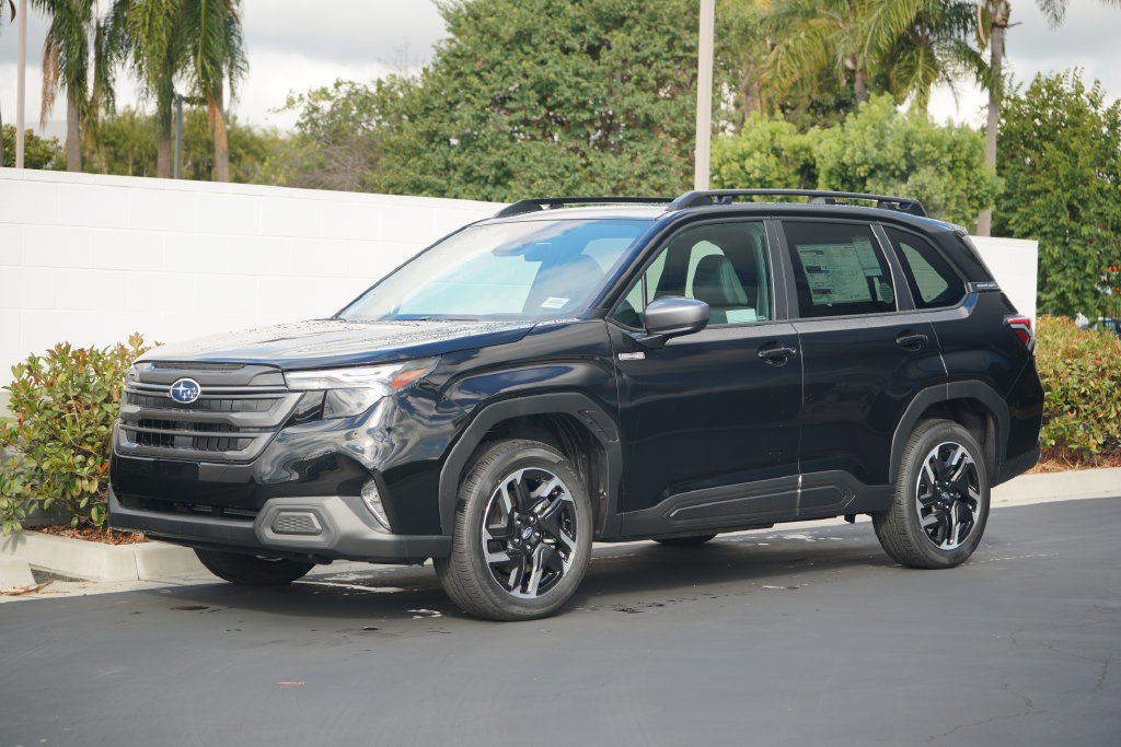 New 2026 Subaru Forester Premium AWD/4WD image 1