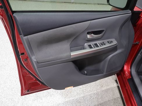 Used 2013 Toyota Prius V Two FWD image 10