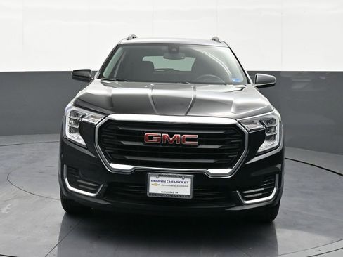 Certified 2023 GMC Terrain SLE w/ Driver Convenience Package AWD/4WD image 8