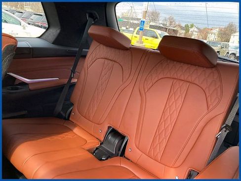Used 2023 BMW X7 xDrive40i w/ Executive Package image 11