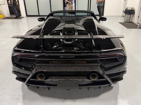 Used 2018 Lamborghini Huracan Performante image 15
