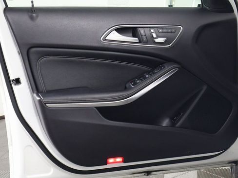 Certified 2020 Mercedes-Benz GLA 250 image 12