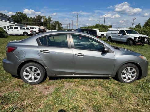 Used 2013 MAZDA MAZDA3 i Sport FWD image 4