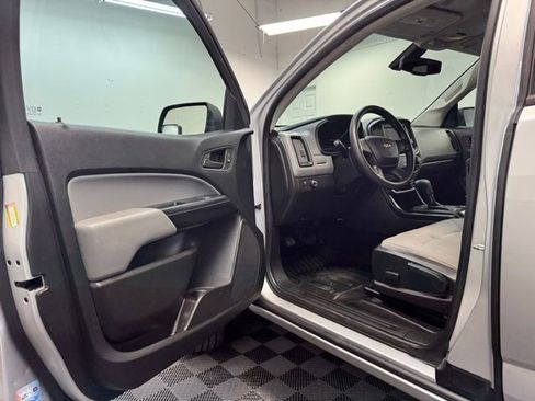 Used 2020 Chevrolet Colorado W/T image 11