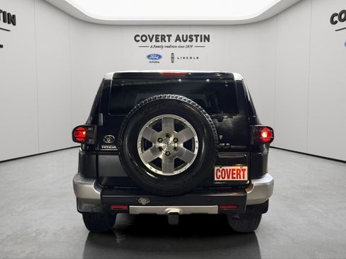 Used 2007 Toyota FJ Cruiser Base w/ Upgrade Pkg 2 image 3