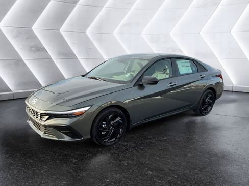 Certified 2026 Hyundai Elantra Sport FWD image 2