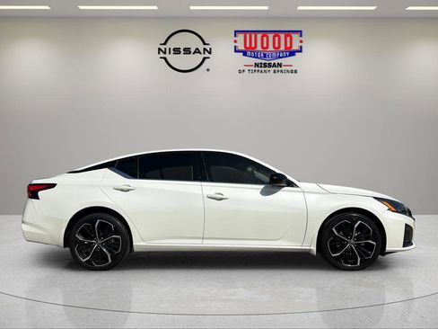 Certified 2023 Nissan Altima 2.5 SR w/ SR Premium Package image 2