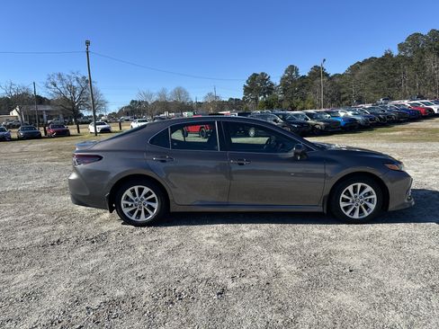 Used 2024 Toyota Camry LE image 4