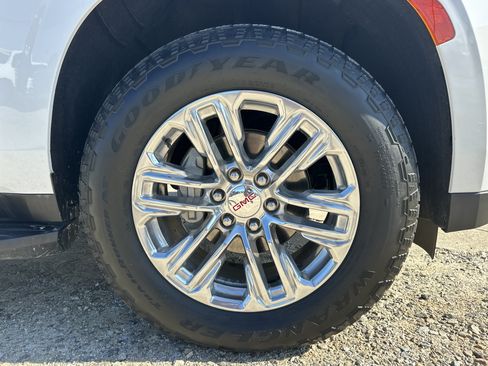 Certified 2024 GMC Yukon XL SLT RWD image 13