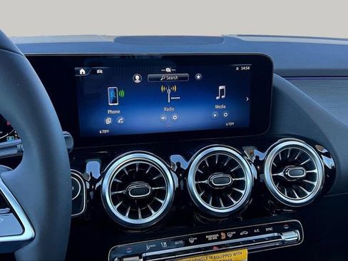 New 2026 Mercedes-Benz GLA 250 4MATIC image 10