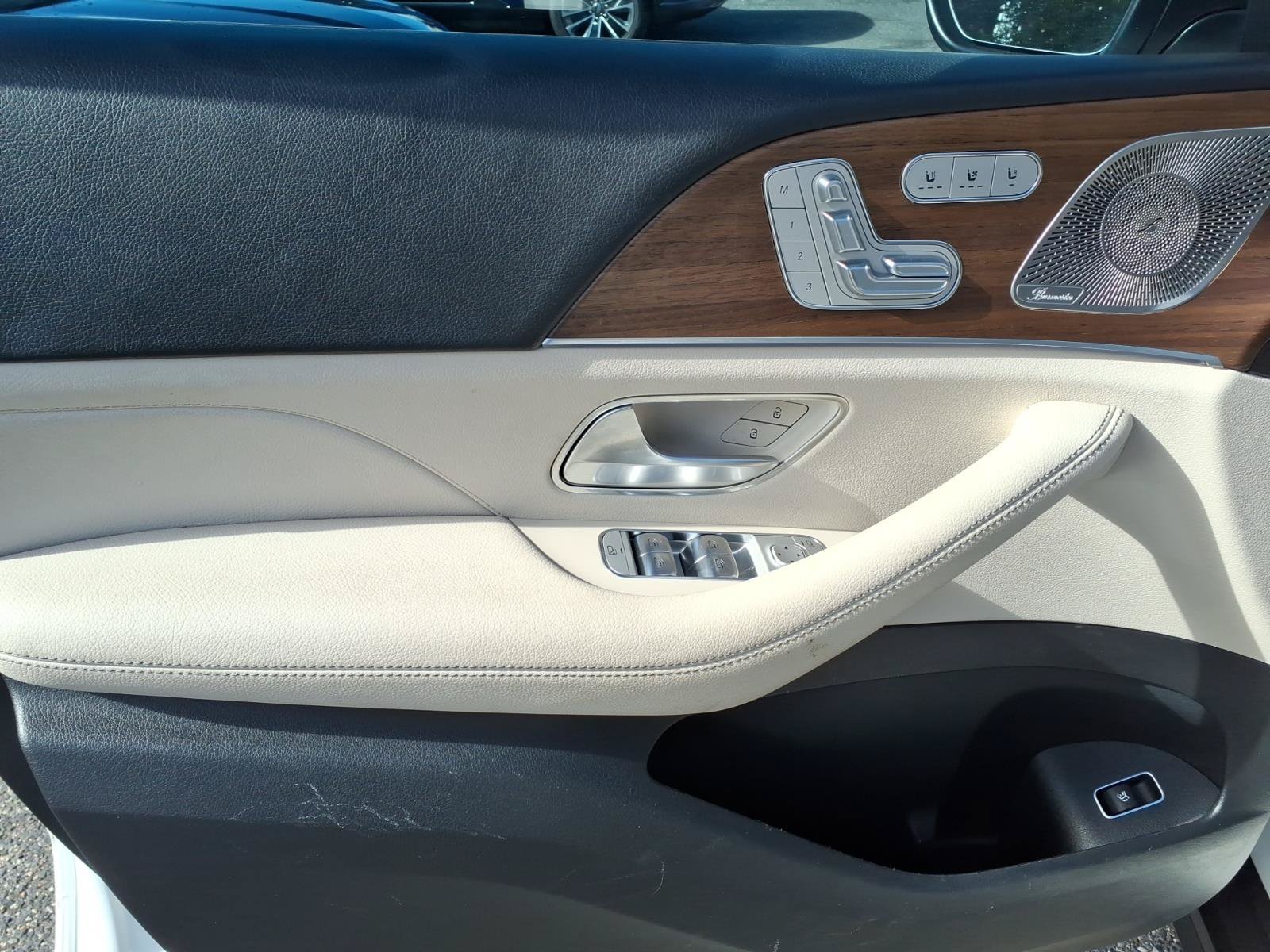 Used 2025 Mercedes-Benz GLS 450 4MATIC image 21