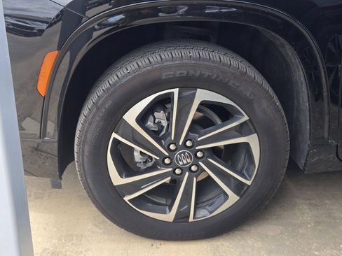 Used 2026 Buick Enclave Sport Touring w/ Power Package FWD image 4
