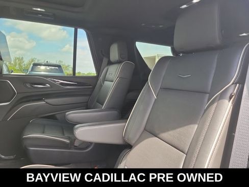 Used 2021 Cadillac Escalade Sport w/ LPO, Illumination Package AWD/4WD image 18