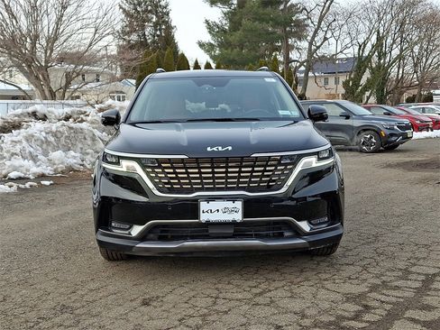 Certified 2023 Kia Carnival SX image 2