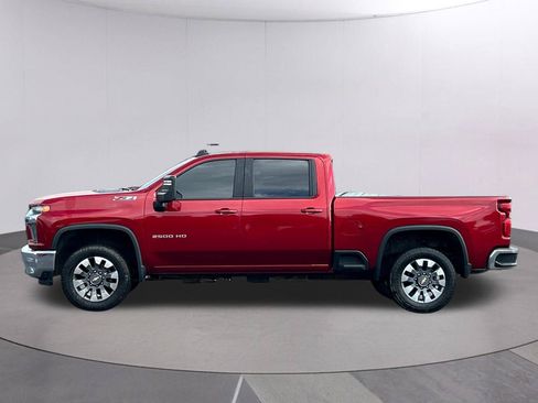 Used 2022 Chevrolet Silverado 2500 LT w/ Convenience Package AWD/4WD image 2