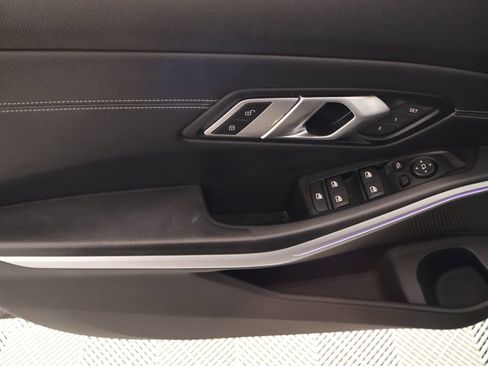 Used 2019 BMW 330i xDrive Sedan w/ Premium Package AWD/4WD image 17