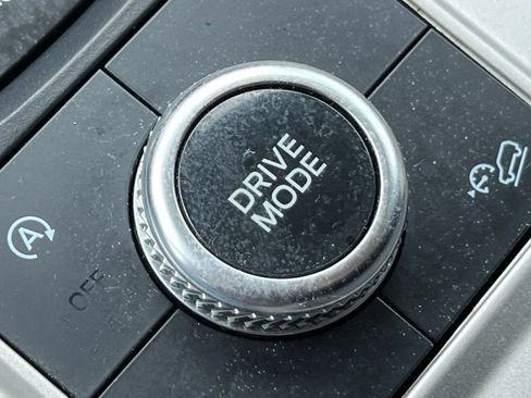 Used 2023 Ford Explorer Platinum w/ Equipment Group 601A AWD/4WD image 32