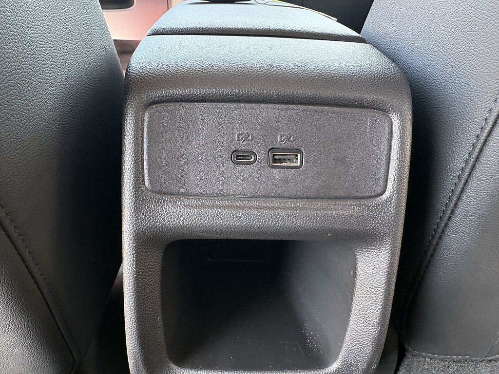 Used 2025 Chevrolet Trax LT FWD image 18