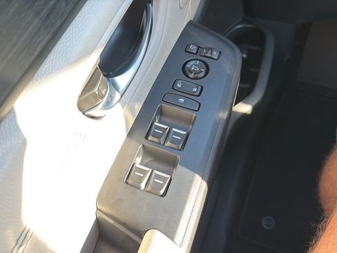 Used 2026 Honda Pilot Touring image 25