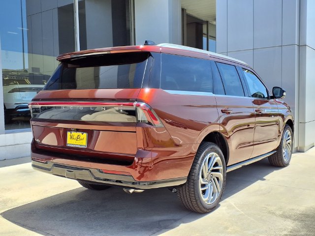 New 2027 Lincoln Navigator Reserve RWD image 2
