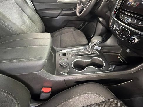 Used 2022 Chevrolet Traverse LT FWD image 37