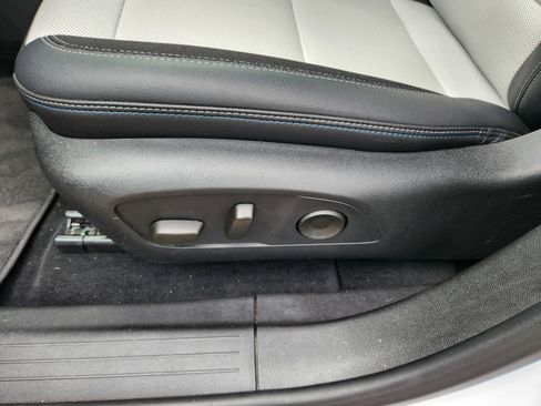 Used 2025 Chevrolet Equinox EV LT image 15